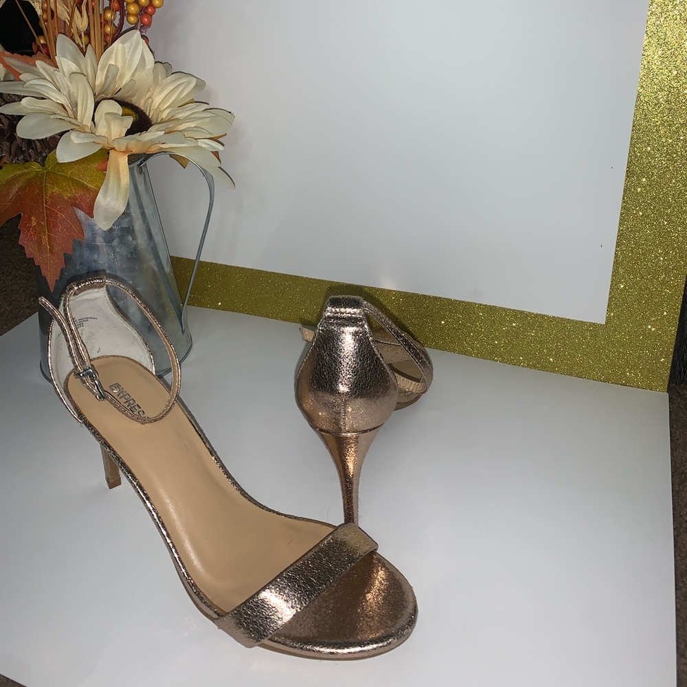Beautiful Metallic Gold  Heels